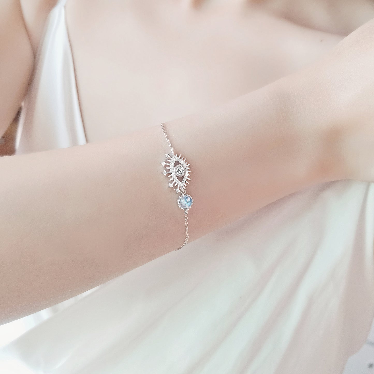 Starry Sky Stone and Diamond Charm – Elegant Jewelry for Women