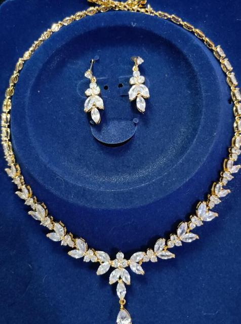 Elegant Zircon Necklace and Drop Earrings Jewelry Set for Women