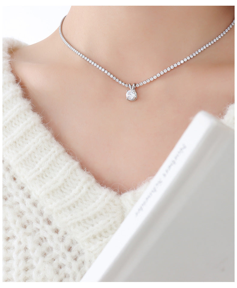 Luxurious Geometric Necklace with Zircon Pendant